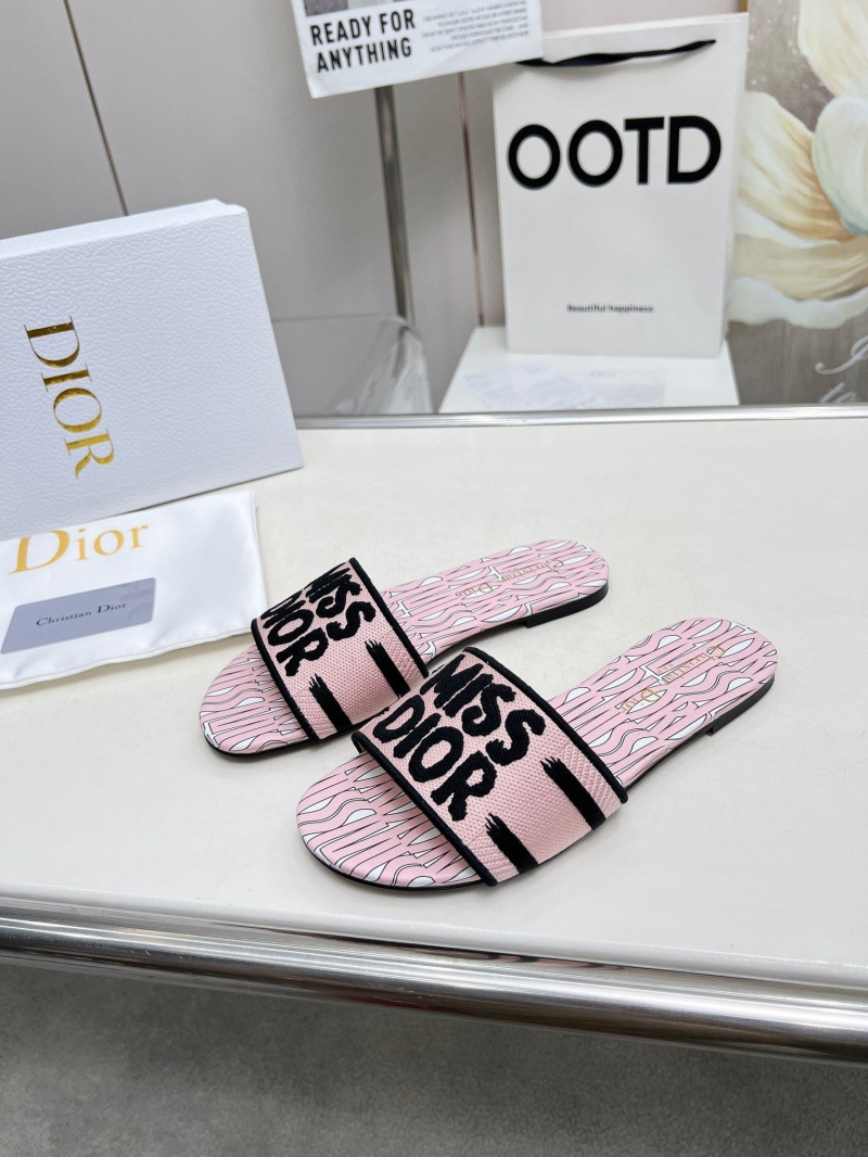 ch**an D*or slippers
